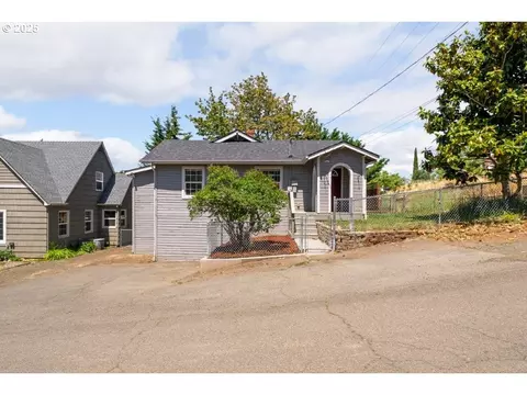 1235 SE Booth Ave, Roseburg, OR 97470