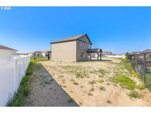 Exterior - 104 Tiber Ct, Boardman, OR 97818 photo 4 of 7