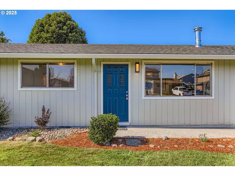 22609 NE Hancock St, Fairview, OR 97024