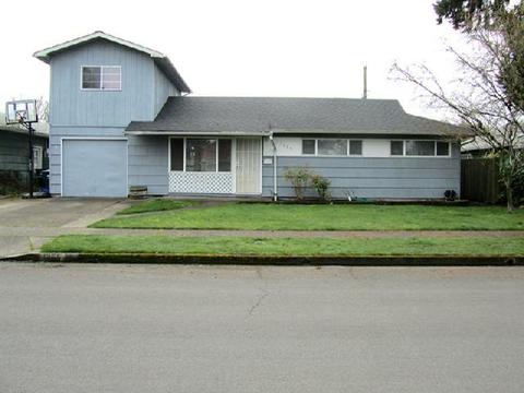 1355 Pleasant St, Springfield, OR 97477 photo 1