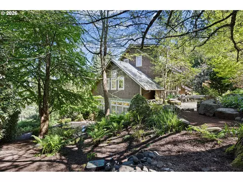 Exterior - 2089 Graham Dr, Eugene, OR 97405 photo 8 of 9