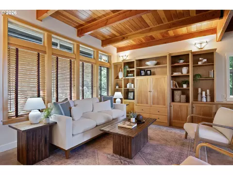 Living - 2089 Graham Dr, Eugene, OR 97405 photo 1 of 5