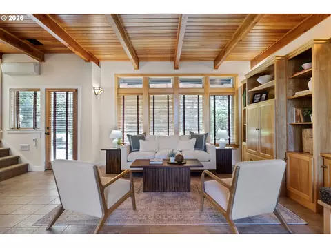 Living - 2089 Graham Dr, Eugene, OR 97405 photo 3 of 5