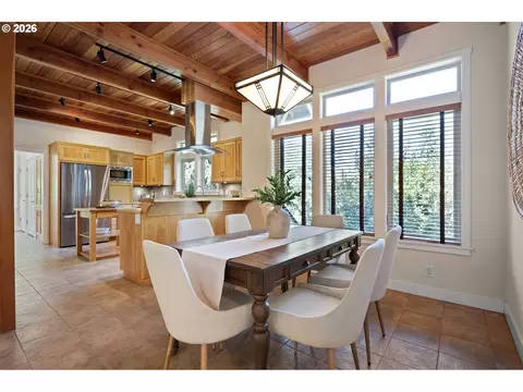 Dining - 2089 Graham Dr, Eugene, OR 97405 photo 2 of 3