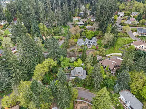 View/Area - 2089 Graham Dr, Eugene, OR 97405 photo 3 of 4