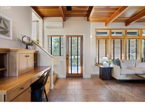 Entry Way - 2089 Graham Dr, Eugene, OR 97405 photo 1 of 3
