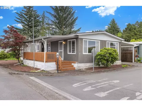 1800 Lakewood Ct #88, Eugene, OR 97402