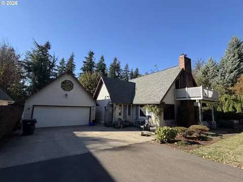 18101 S Charlie Ct, Oregon City, OR 97045