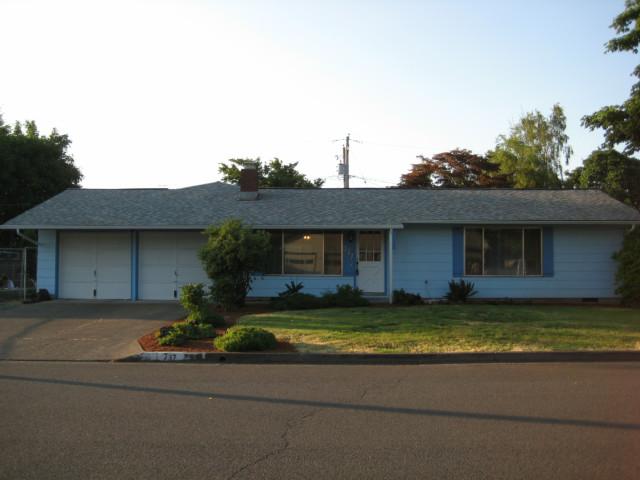 737 Blackfoot Ave, Eugene, OR 97404 photo 1