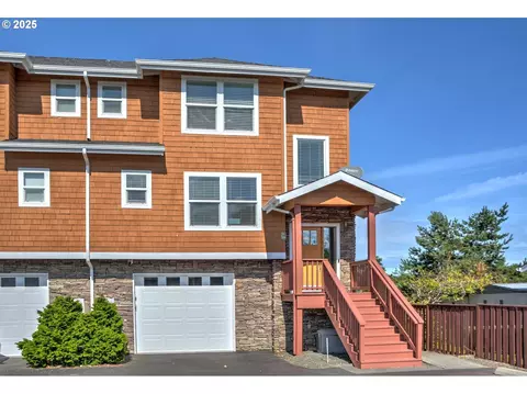 830 N Holladay Dr, Seaside, OR 97138