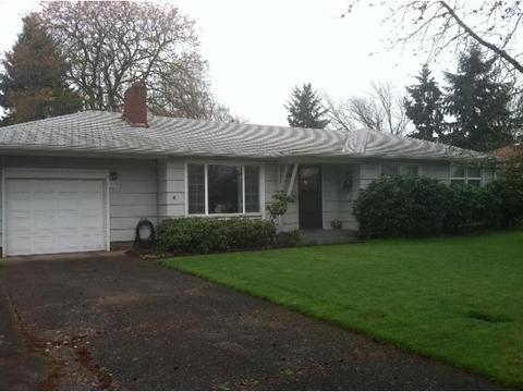 880 Hughes St, Eugene, OR 97402 photo 1
