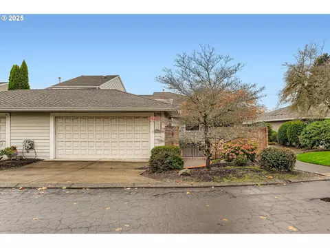 32655 SW Lake Point Ct, Wilsonville, OR 97070