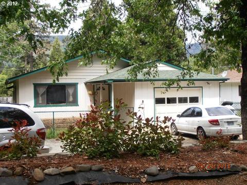 300 Hamilton Ave, Cave Junction, OR 97523 photo 1