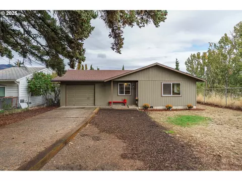 2016 C St, Hood River, OR 97031