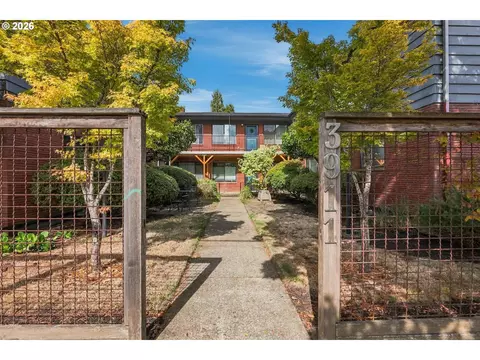 3911 NE Killingsworth St, Portland, OR 97211