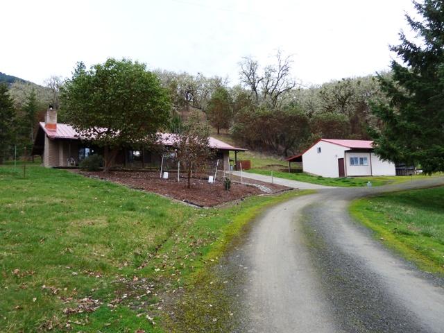 1143 Tyee Rd, Umpqua, OR 97486 photo 1