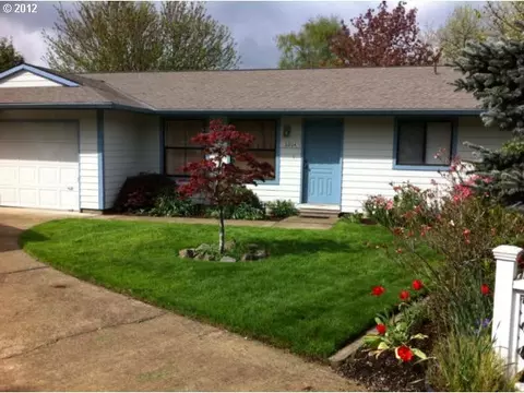 3204 Crestview Dr, Newberg, OR 97132 photo 1