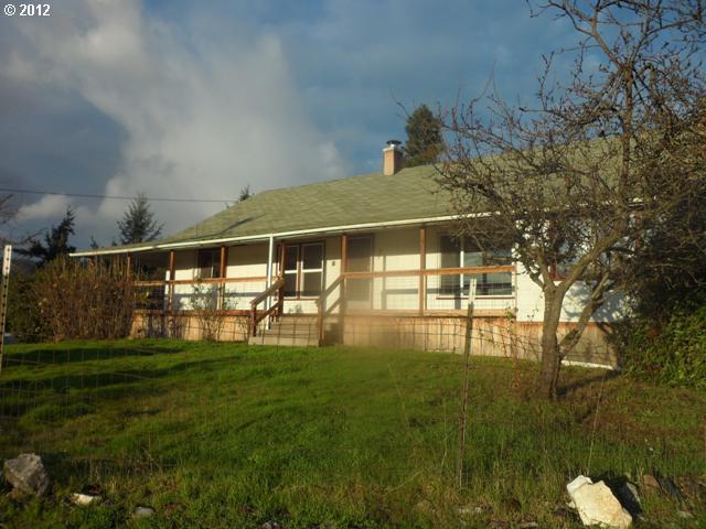 481 Smith St, Riddle, OR 97469 photo 1
