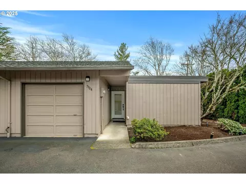 7904 SW Scholls Ferry Rd, Beaverton, OR 97008