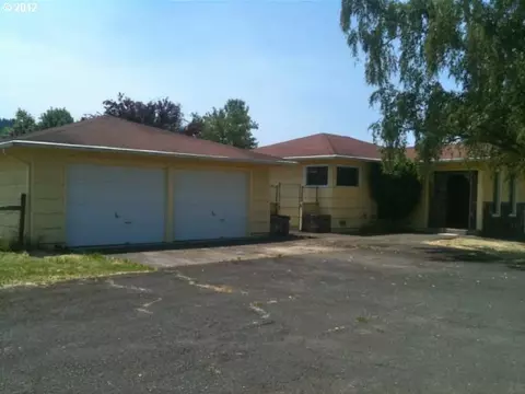1658 E Central Ave, Sutherlin, OR 97479 photo 1