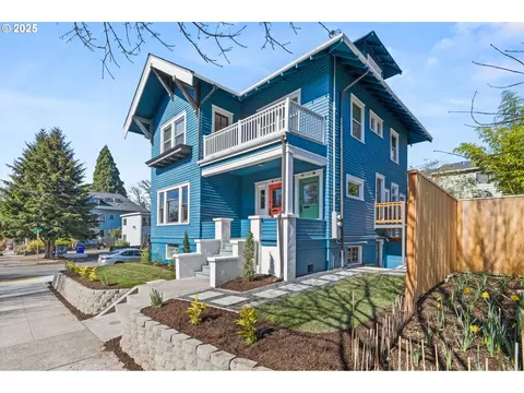 1705 SE Salmon St, Portland, OR 97214