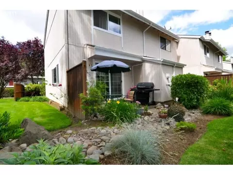 1482 Fetters Loop, Eugene, OR 97402 photo 1