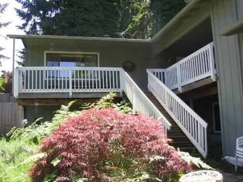 353 S 68th Pl, Springfield, OR 97478 photo 1