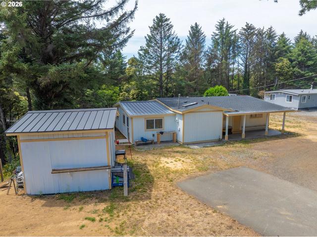 94662 Raccoon Ln, Gold Beach, OR 97444