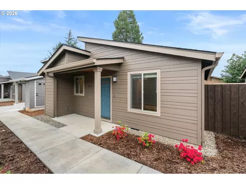 12276 Meadolawn Dr, Oregon City, OR 97045