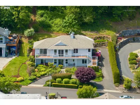 1855 9th St, Columbia City, OR 97018