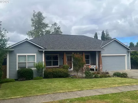 537 E Monroe St, Carlton, OR 97111