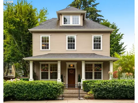 144 Leonard St, Lake Oswego, OR 97034