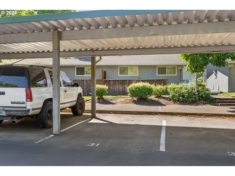 Exterior - 2187 W 15th Ct, Eugene, OR 97402 photo 10 of 15