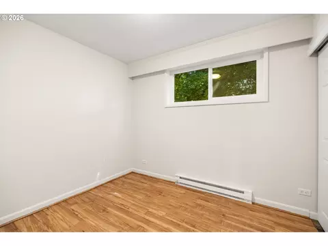 Bedroom - 2187 W 15th Ct, Eugene, OR 97402 photo 4 of 6