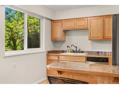 Kitchen - 2187 W 15th Ct, Eugene, OR 97402 photo 4 of 5