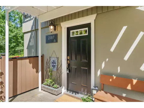 Exterior - 2187 W 15th Ct, Eugene, OR 97402 photo 2 of 15