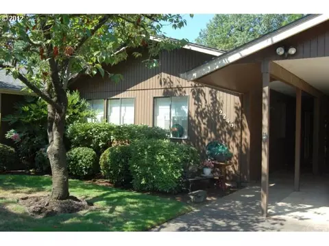 2246 Ridgeway Dr, Eugene, OR 97401 photo 1