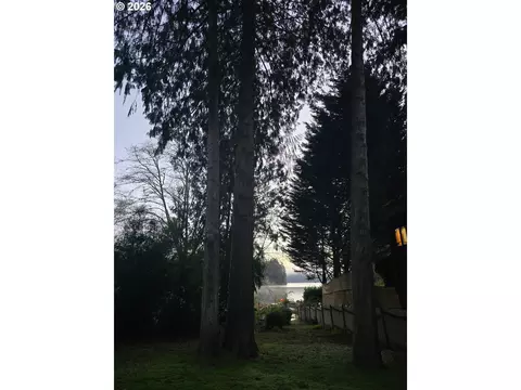 0544377 Bayberry Ln, Florence, OR 97439