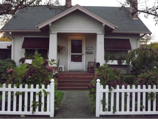 160 E Clarendon St, Gladstone, OR 97027 photo 1