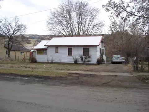75 N 4th Ave, Elgin, OR 97827 photo 1