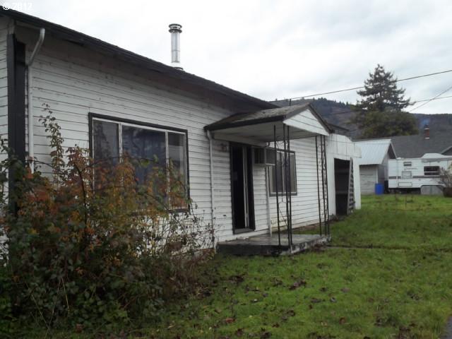 312 I St, Riddle, OR 97469 photo 1
