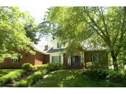 3499 Agate St, Eugene, OR 97405 photo 1