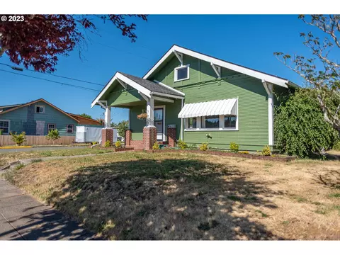 803 6th St, Myrtle Point, OR 97458