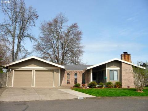 3885 Kevington Ave, Eugene, OR 97405 photo 1
