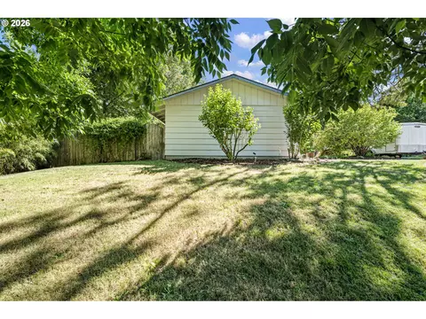 Exterior - 18 E 47th Ave, Eugene, OR 97405 photo 12 of 13