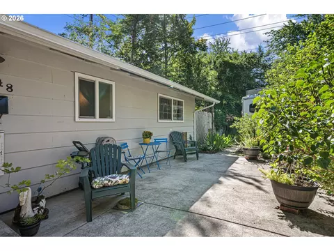 Exterior - 18 E 47th Ave, Eugene, OR 97405 photo 10 of 13