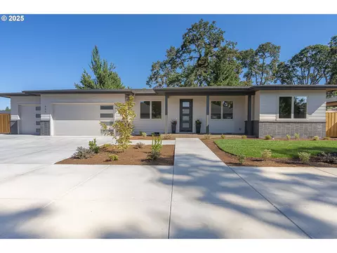 955 Oak Meadows Pl, Springfield, OR 97477