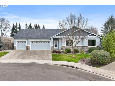2363 Thomas Ct, Hubbard, OR 97032