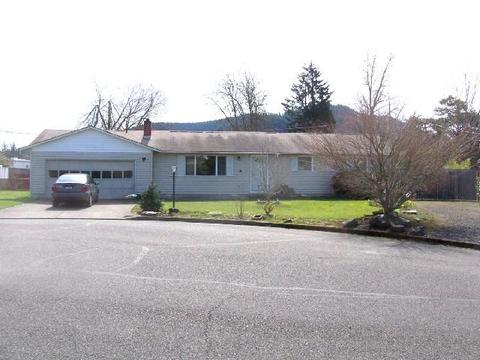 1211 S 39th St, Springfield, OR 97478 photo 1