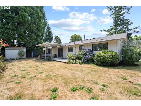 Exterior - 505 NE Dexter Ct, Gresham, OR 97030 photo 5 of 9